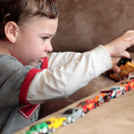 O Autismo no Brasil: Entre Avanços e Desafios na Busca por Inclusão e Compreensão