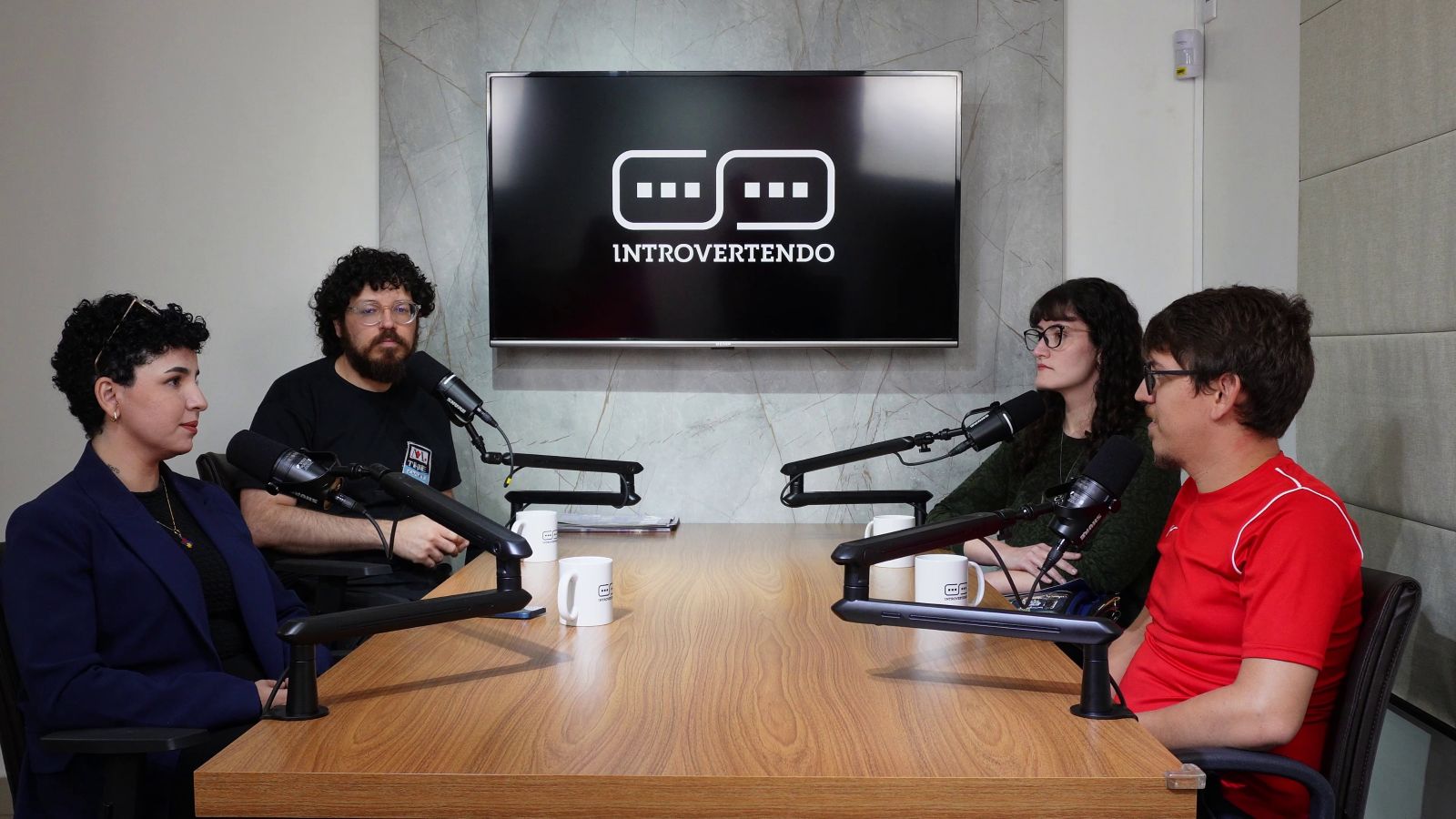 Autismo em Foco: Podcast Desmistifica os Movimentos Repetitivos